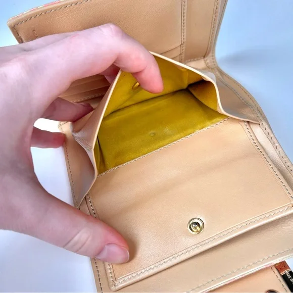 RESERVED Fendi Compact Pink Wallet With Box - Picture 3 of 6